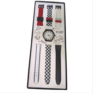 No Boundaries Watch with 3‎ sets of Interchangeable Straps 4+ yrs NIP